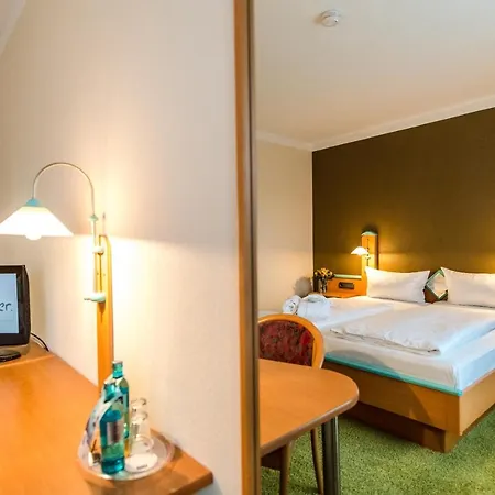 Hotel Halbersbacher. Parkhotel Biedenkopf